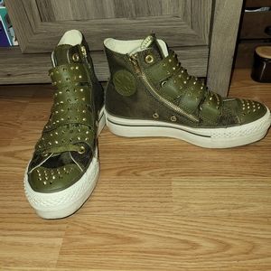 Rare studded Converse All Star high tops - army green with gold studs - womans 6